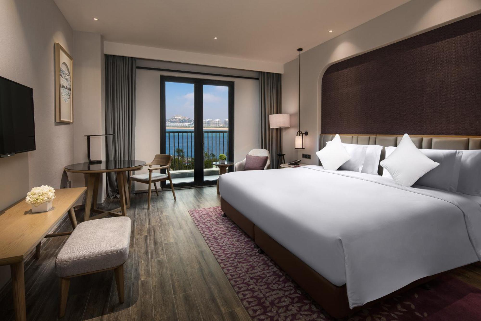Hotel Crowne Plaza QingdaoOrientalMovieMetropolis Exterior foto