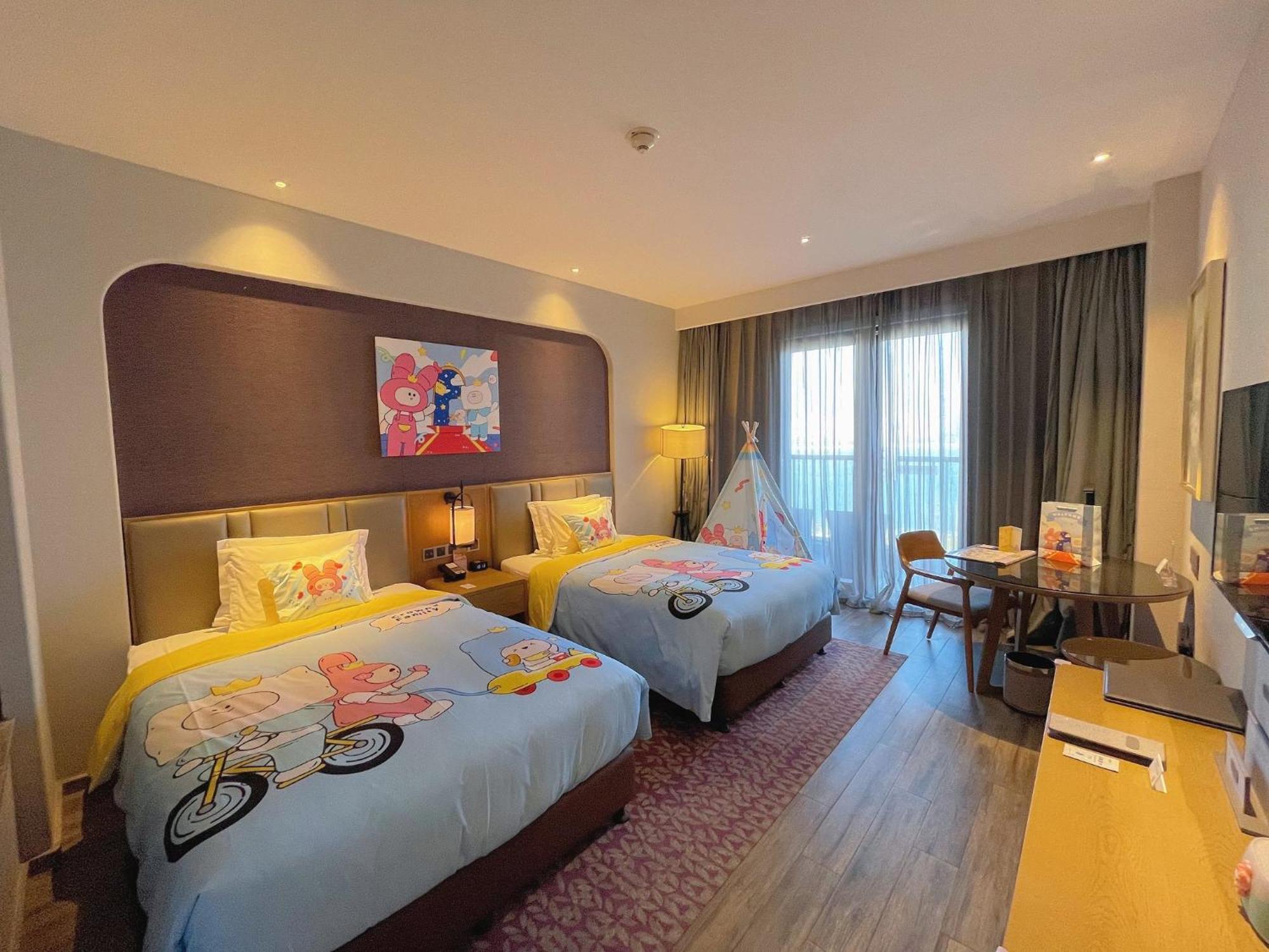 Hotel Crowne Plaza QingdaoOrientalMovieMetropolis Exterior foto