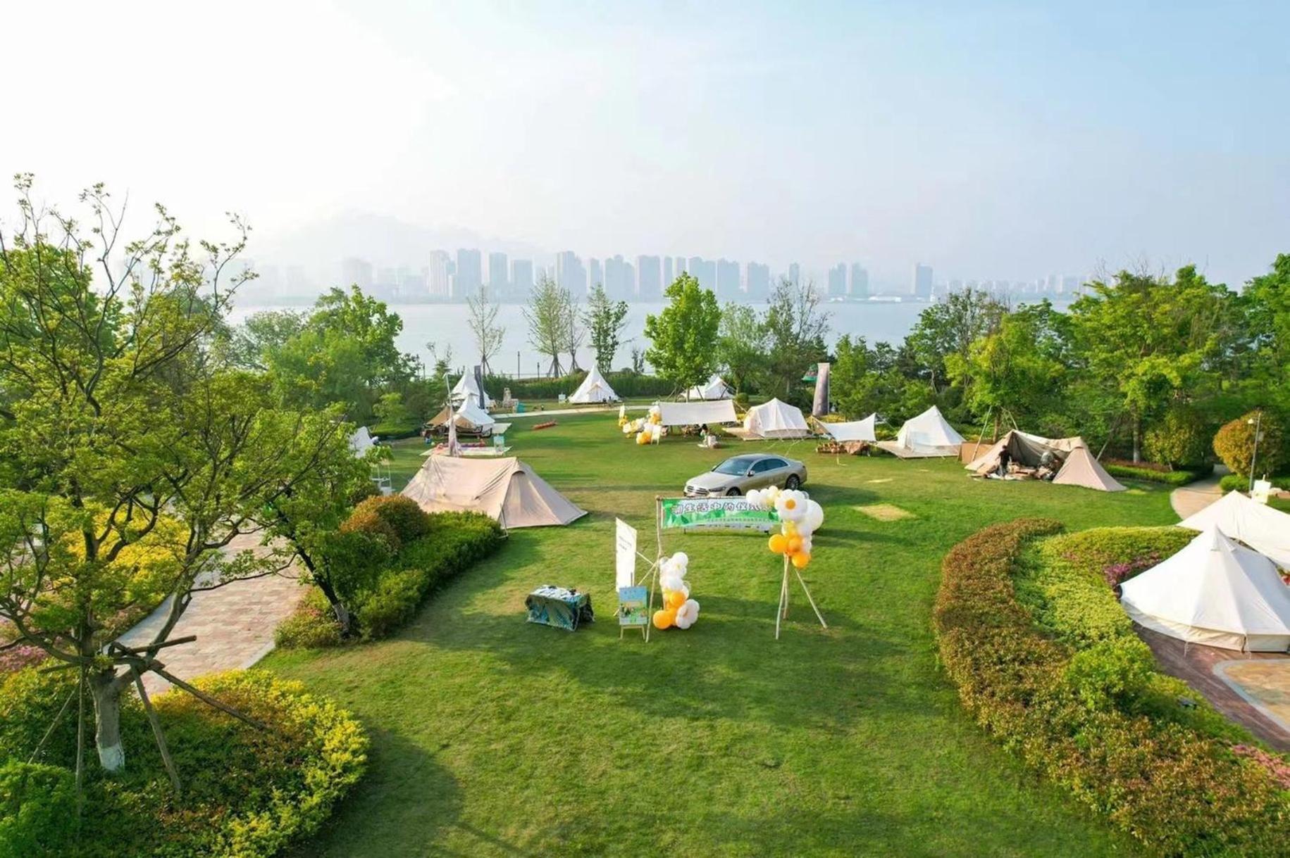 Hotel Crowne Plaza QingdaoOrientalMovieMetropolis Exterior foto